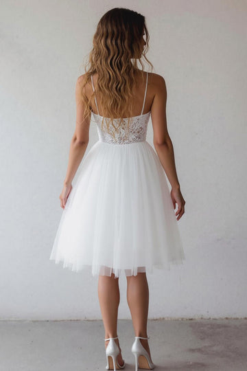 Dentelle Une Ligne Col V Petite Robe Blanche